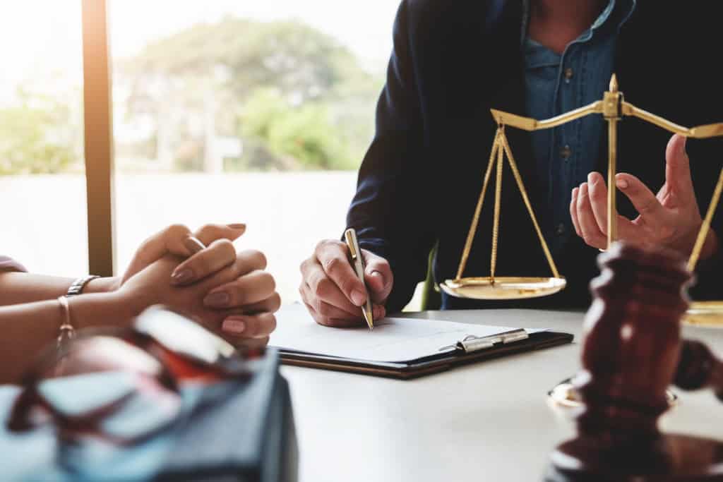 Court Applications vs. Mediation: A Less Stressful Path with EH Mediation Thatcham